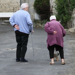 Senioren und Kranke